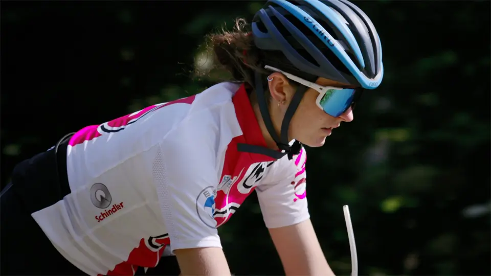 Vollformat_Videoproduktion_Portfolio_Thumbnail_Flurina_Rigling_Dokumentarfilm_Velo_Velorennen