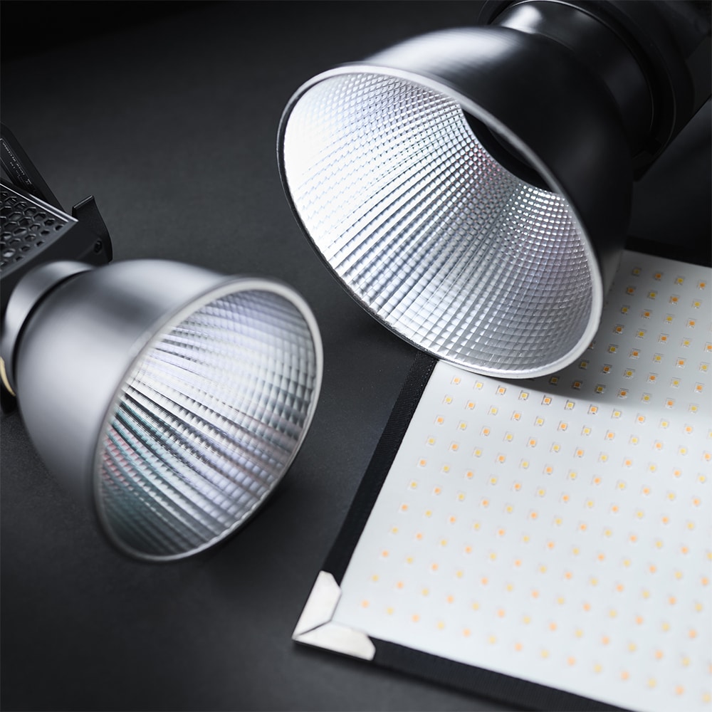 Vollformat_Agentur_Videoprodultion_Moodbild_Nanlite_Light_Setup_Preparation_Filmset_Biflex_Aladdin_Nanlite_60C
