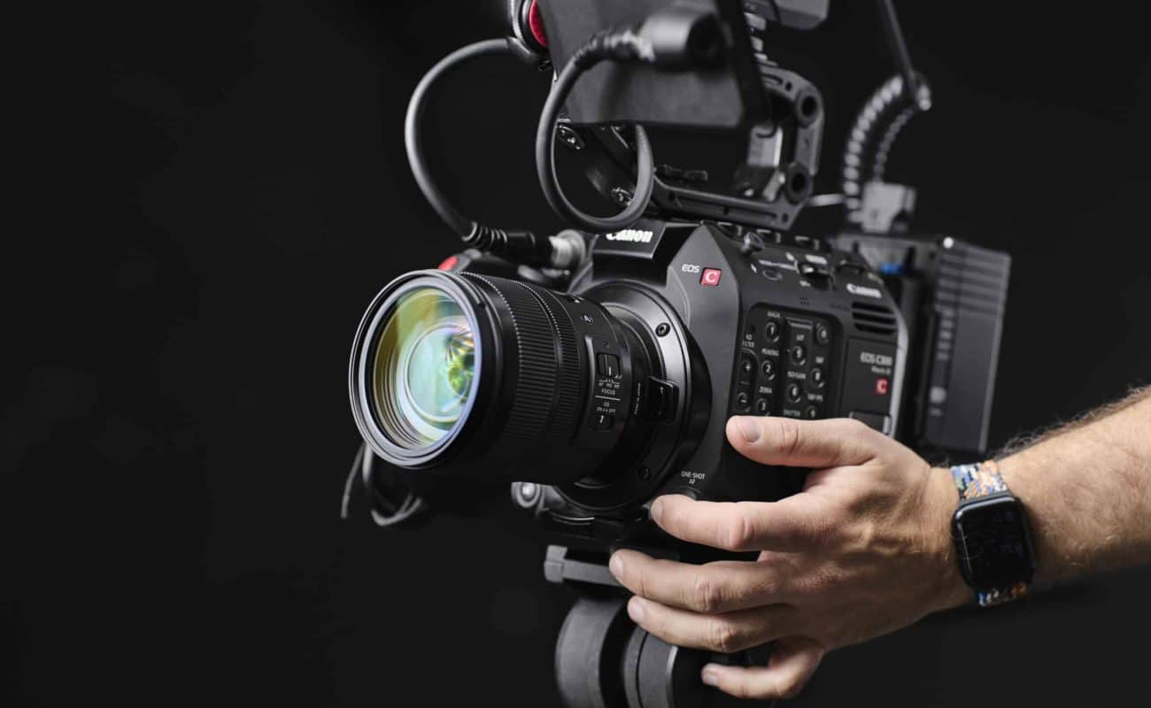 Vollformat_Agentur_Videoprodultion_Moodbild_Canon_C300MKIII_Film_Set_Video_Recording_Tripod
